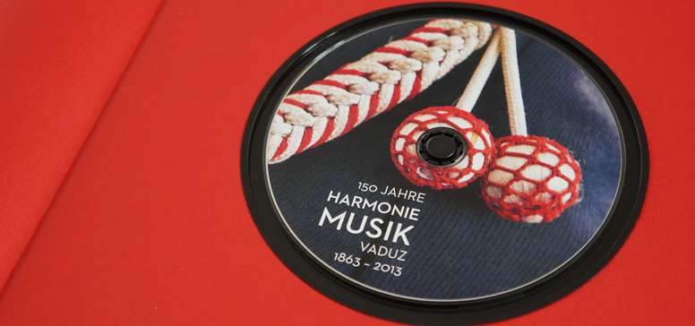 Jubiläumsbuch 150 Jahr Harmoniemusik Vaduz
<br>
CD Einlage in Buchdeckel