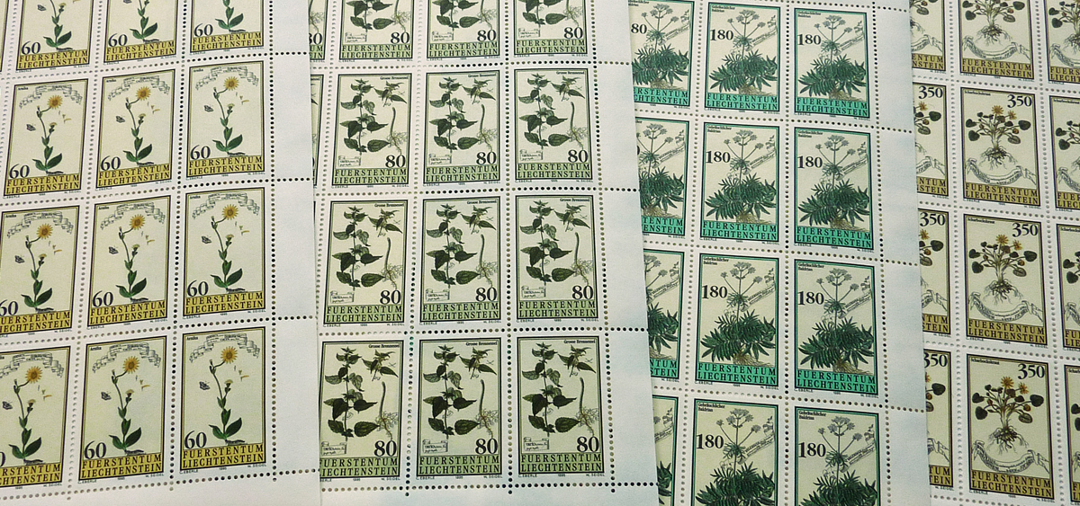 Rahmen- und Farbgestaltung der 4-teiligen Serie "Heilpflanzen" mit Motiven aus Codex Liechtenstein
<br>